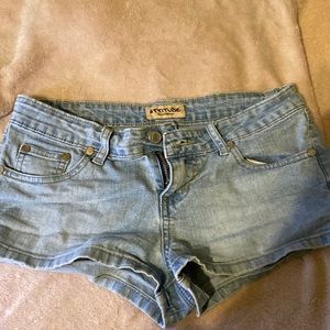 Attitude jeans wear shorts